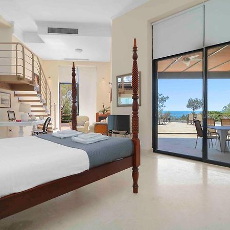 Black Diamond Beachfront Pool Villa Pasithea In Sounio, Athens 수니언 외부 사진