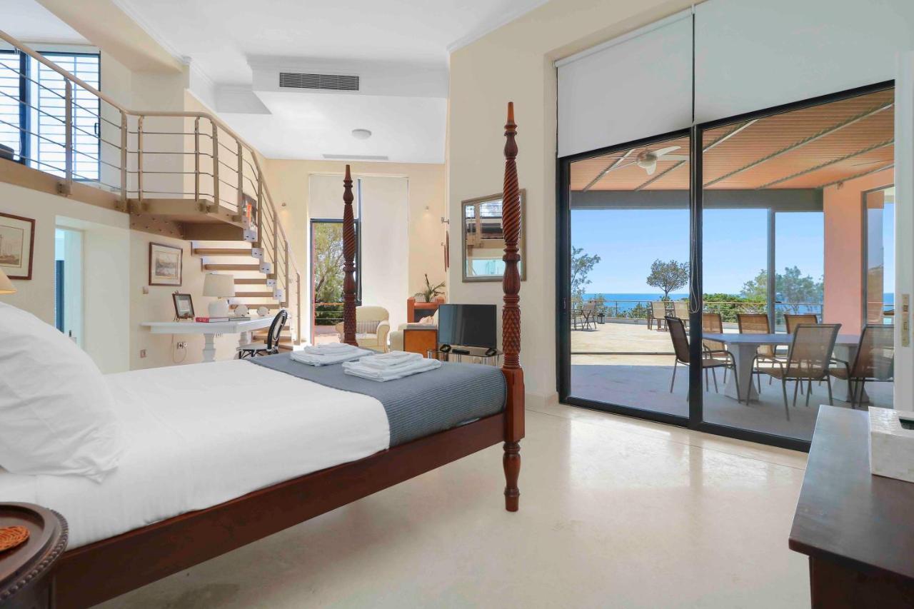 Black Diamond Beachfront Pool Villa Pasithea In Sounio, Athens 수니언 외부 사진