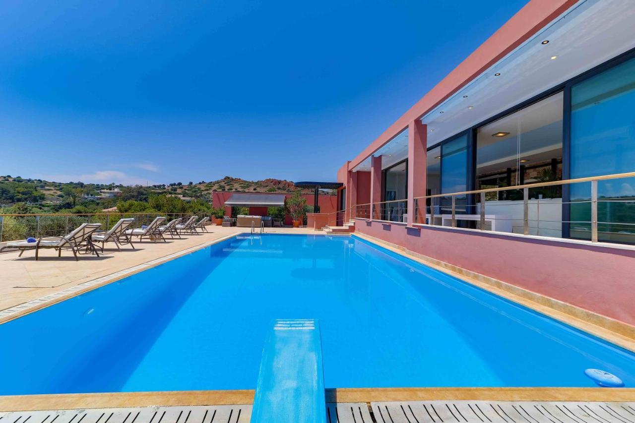 Black Diamond Beachfront Pool Villa Pasithea In Sounio, Athens 수니언 외부 사진