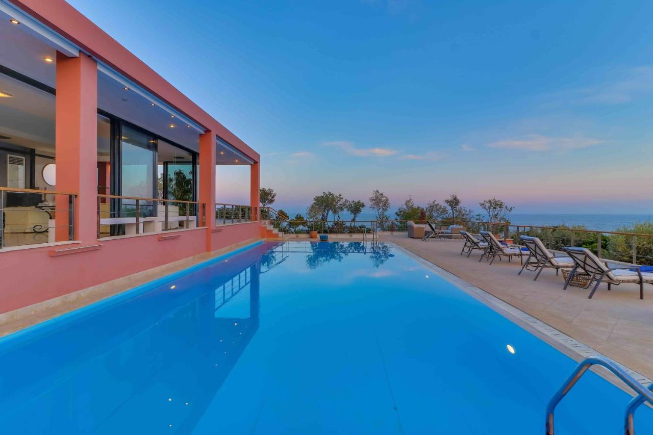 Black Diamond Beachfront Pool Villa Pasithea In Sounio, Athens 수니언 외부 사진