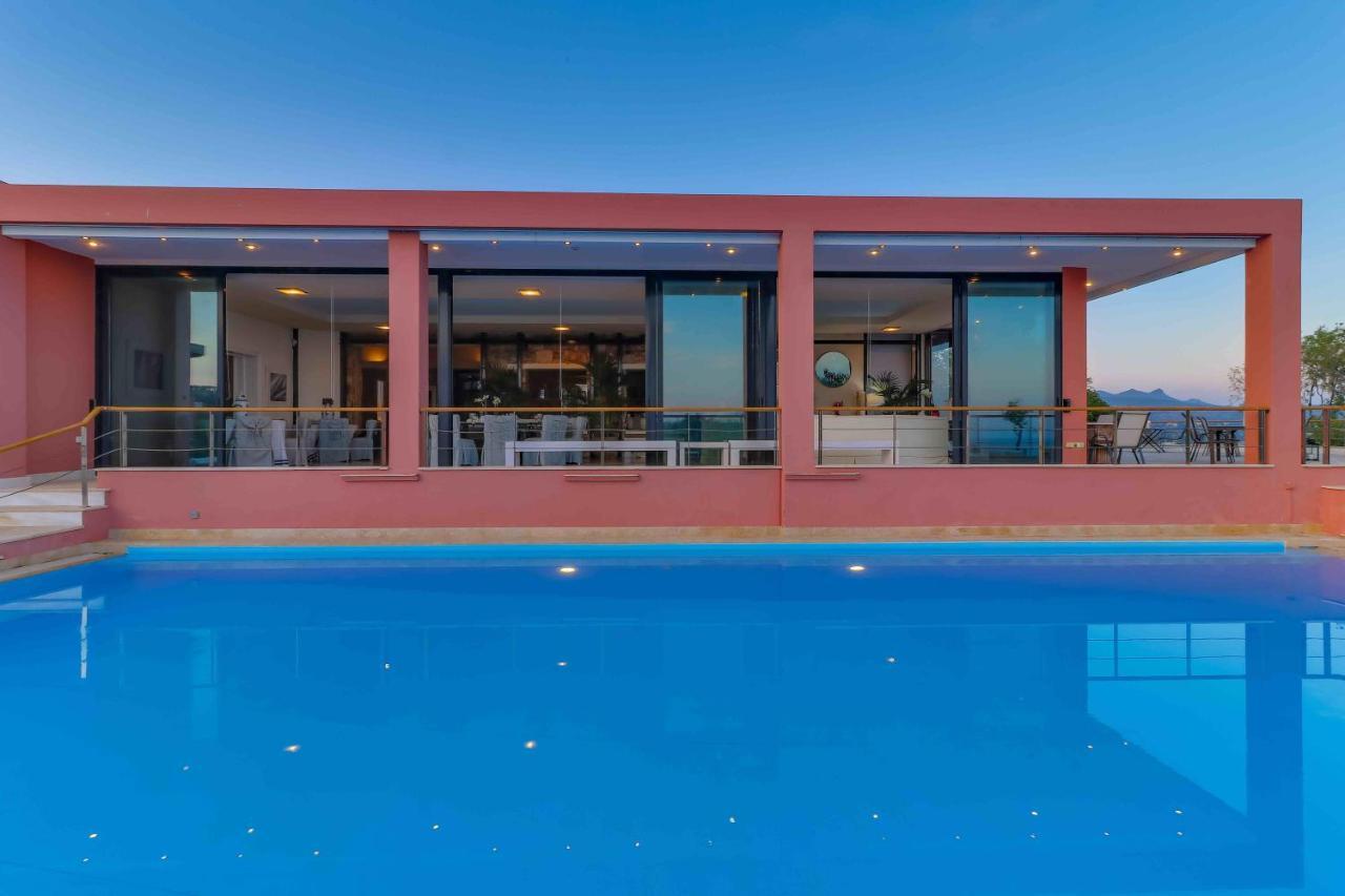 Black Diamond Beachfront Pool Villa Pasithea In Sounio, Athens 수니언 외부 사진