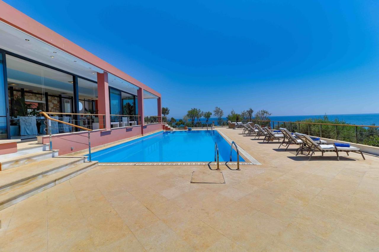 Black Diamond Beachfront Pool Villa Pasithea In Sounio, Athens 수니언 외부 사진